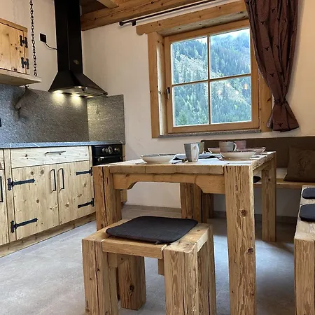 Am Bachl 2 Chalet Flattach